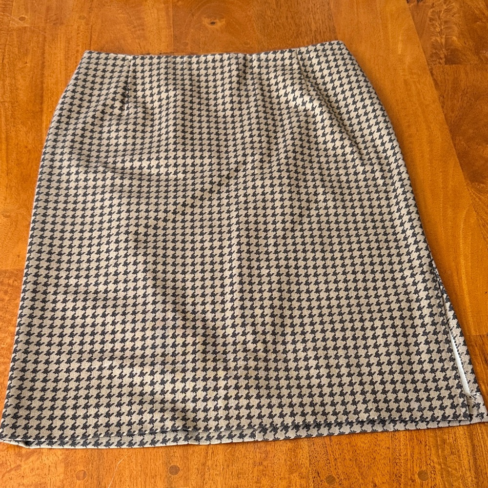 Morgan de Toi Brown & Tan Houndstooth Pencil Skirt